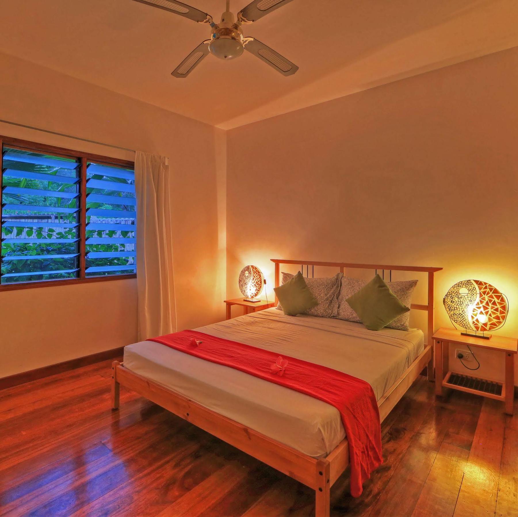 Tropicana Lagoon Apartments Port Vila Ngoại thất bức ảnh